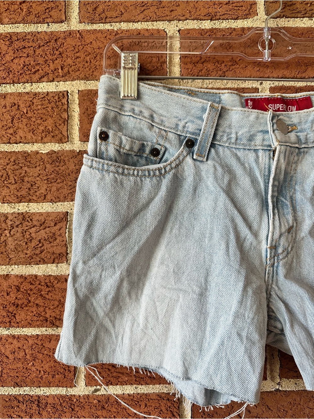 Vintage Levi’s 518 Superlow Shorts Women’s 5M Low Rise Light Wash - Picture 3 of 8